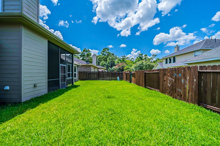 Photo 33 of 35 - 13707 Parkers Cove Ct, Houston, TX 77044