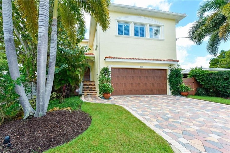 Photo 1 of 25 - 320 Faubel St, Sarasota, FL 34242