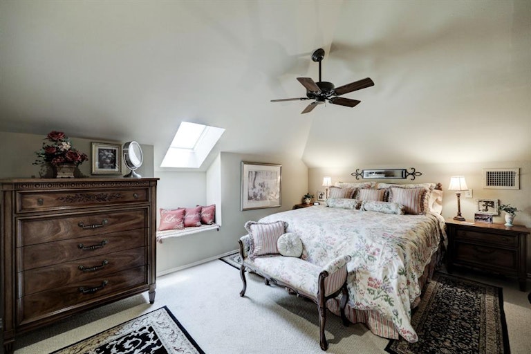 Photo 23 of 36 - 1518 Pine Chase Dr, Houston, TX 77055