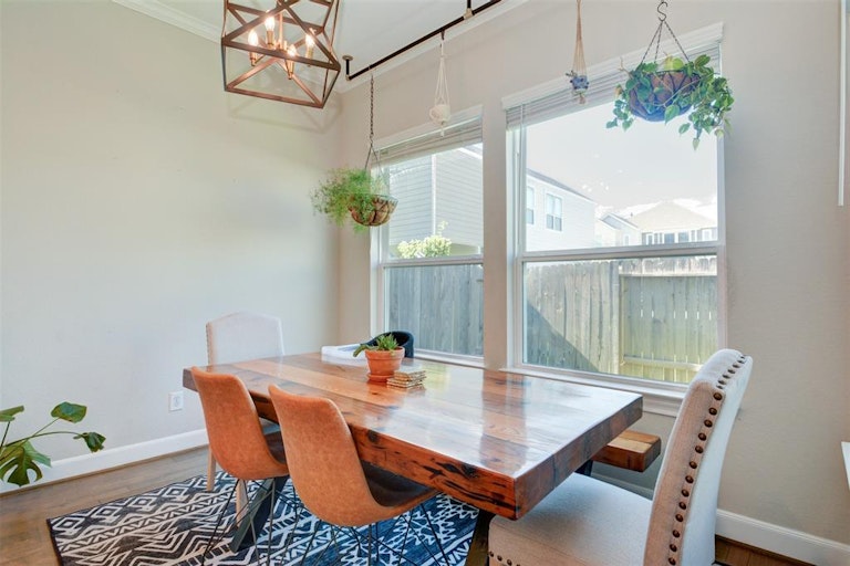 Photo 17 of 33 - 10009 Granary Dr, Houston, TX 77080