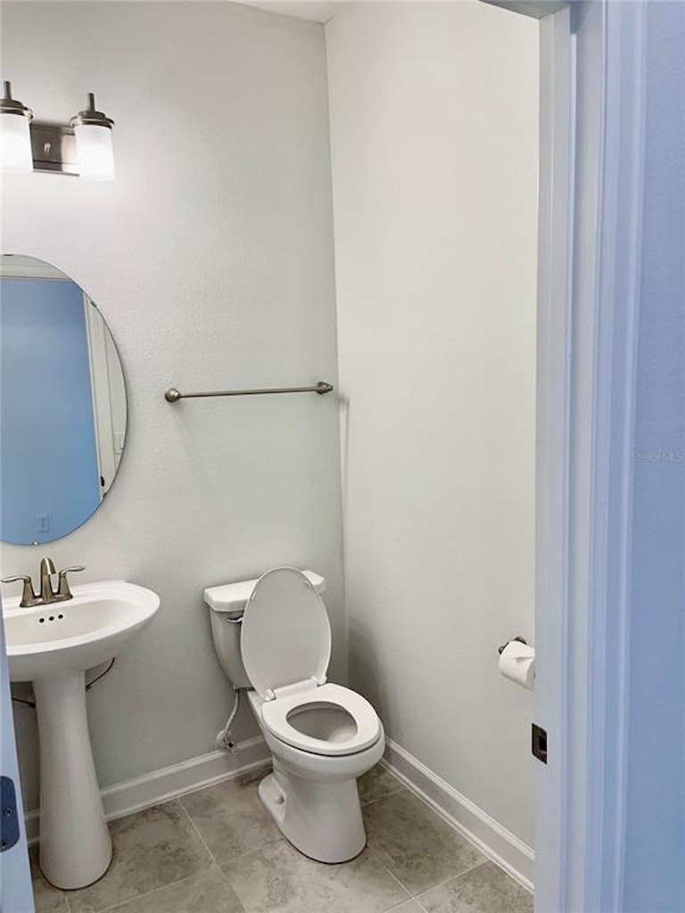 Photo 15 of 42 - 11070 Longleaf Woods Dr, Orlando, FL 32832