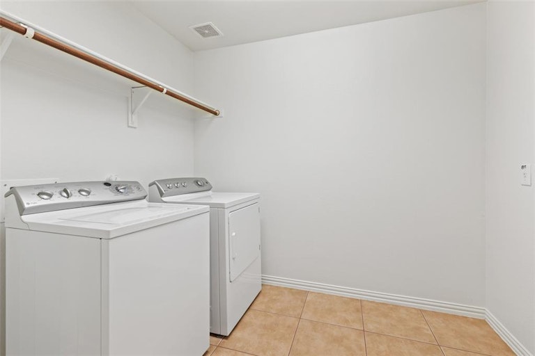 Photo 28 of 30 - 423 Black Diamond Ct, Fairview, TX 75069