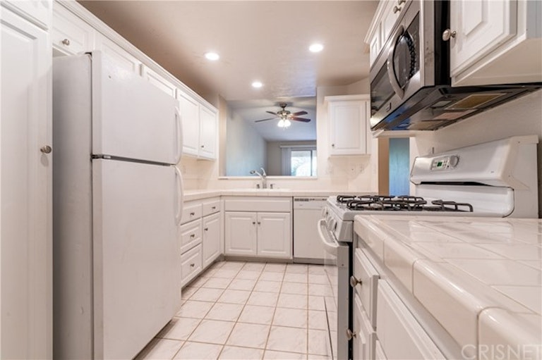 Photo 6 of 17 - 24011 Arroyo Park Dr #58, Valencia, CA 91355