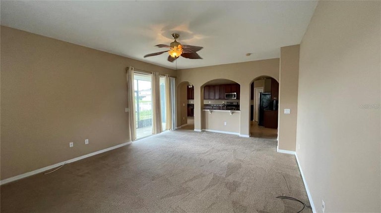 Photo 7 of 12 - 11353 Callaway Pond Dr, Riverview, FL 33579