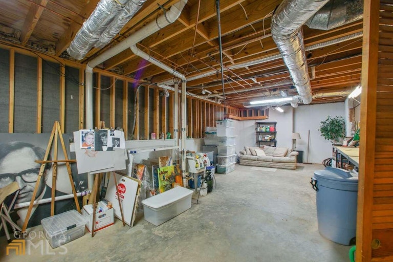 Photo 53 of 55 - 3725 Harts Pl, Atlanta, GA 30341
