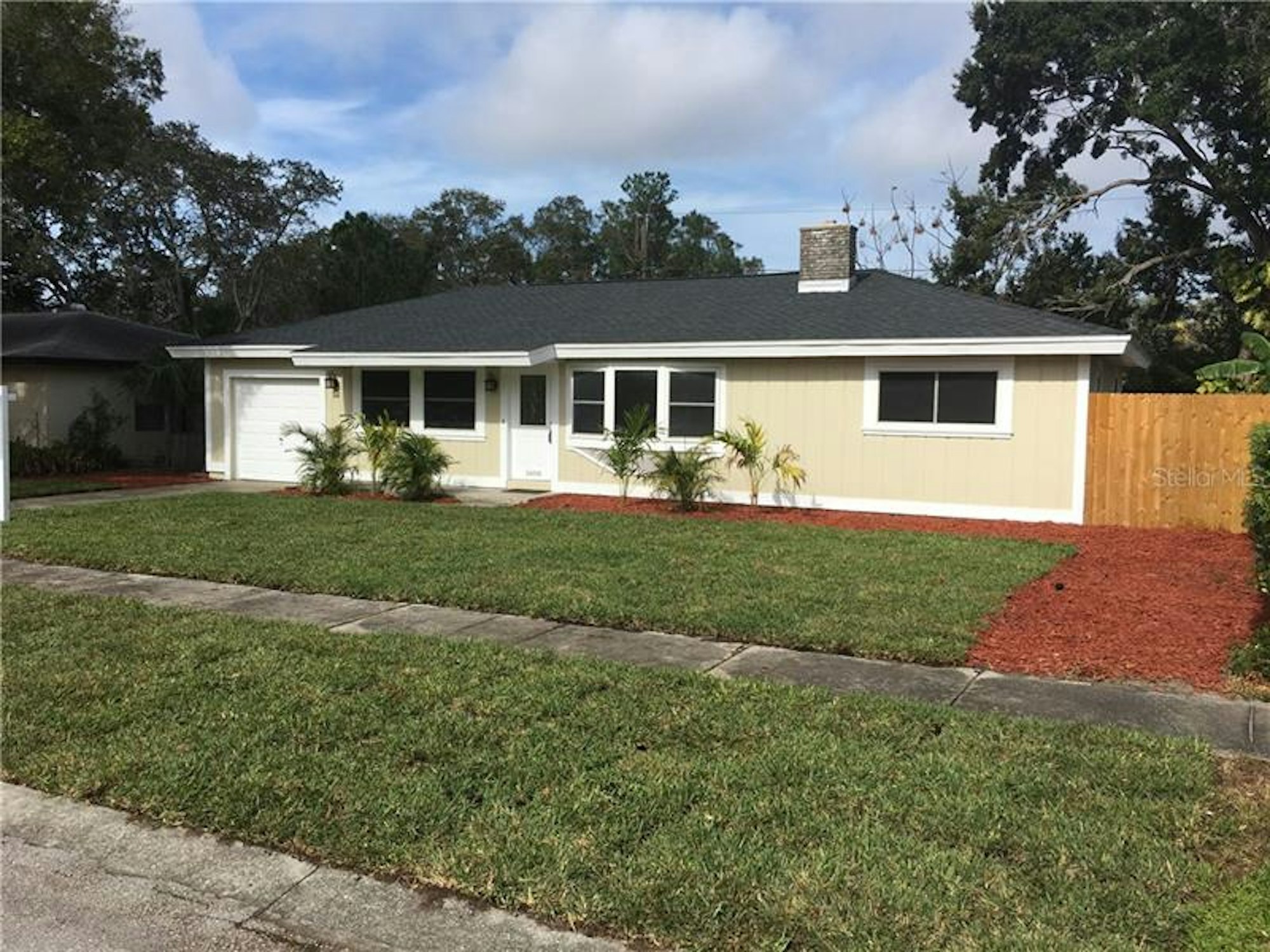 Photo 1 of 22 - 1608 Carroll St, Clearwater, FL 33755