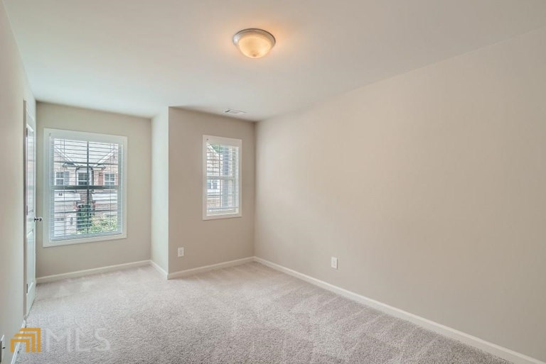 Photo 16 of 26 - 410 Holdings Dr, Lawrenceville, GA 30044