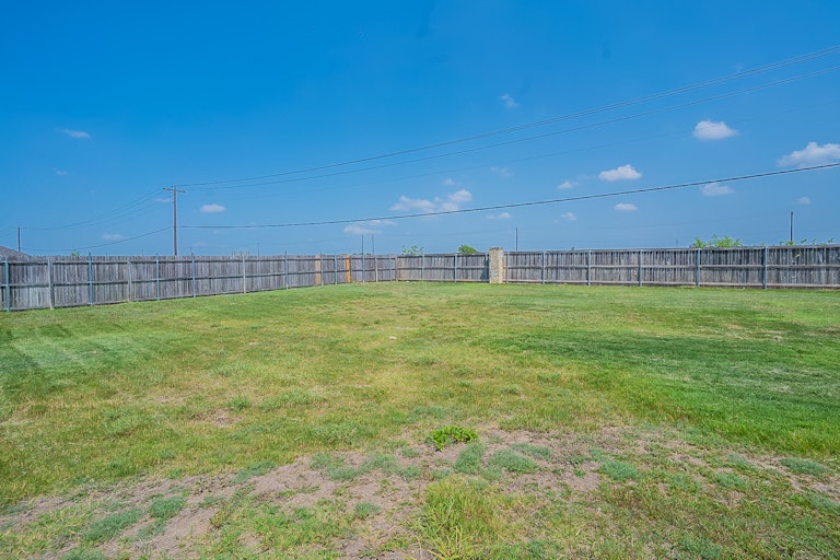 Photo 28 of 29 - 11112 Dunlavin Ct, Haslet, TX 76052