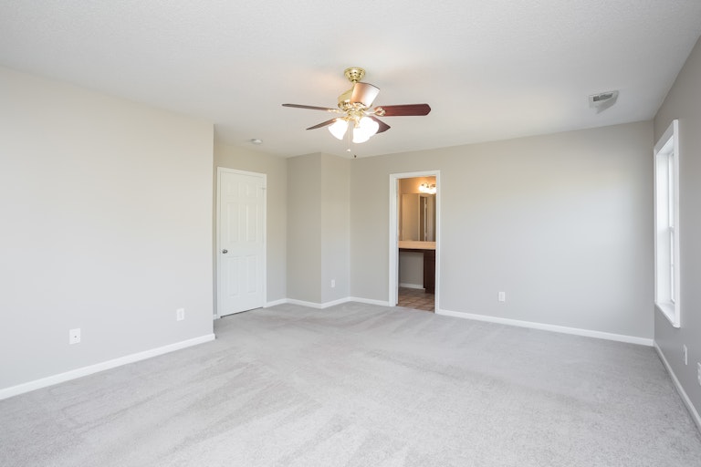 Photo 12 of 25 - 113 Trayesan Dr, Holly Springs, NC 27540