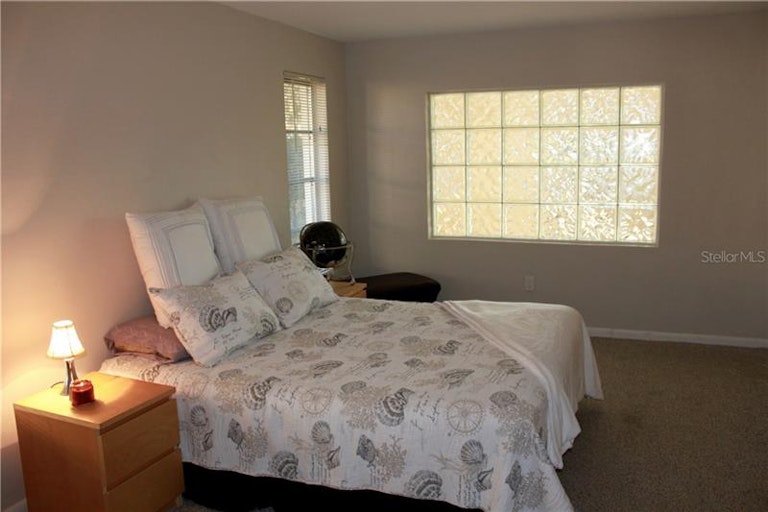 Photo 8 of 25 - 14392 Yacht Club Blvd, Seminole, FL 33776