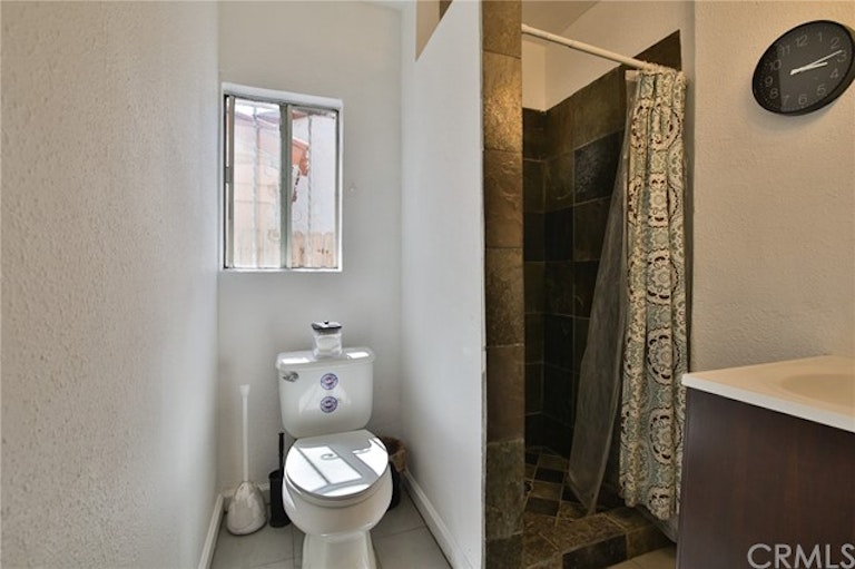 Photo 16 of 31 - 601 W 108th St, Los Angeles, CA 90044