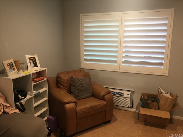 Photo 16 of 30 - 555 S La Veta Park Cir #116, Orange, CA 92868