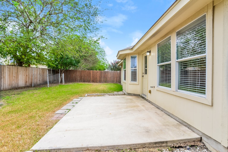 Photo 26 of 27 - 9707 Autumn Pl, Converse, TX 78109