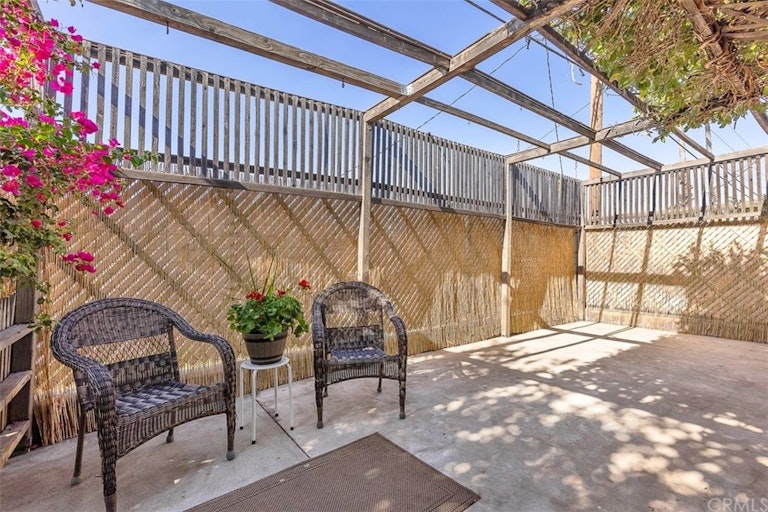 Photo 21 of 29 - 613 W Victoria St, Rialto, CA 92376
