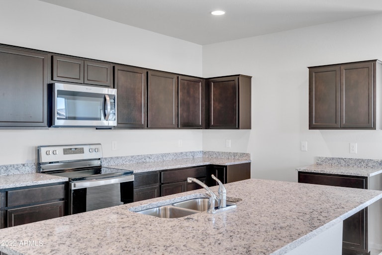 Photo 5 of 20 - 1062 W Avalon Canyon Dr, Casa Grande, AZ 85122