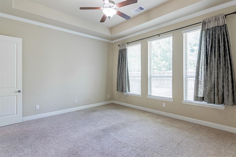 Photo 15 of 37 - 18610 Richland Falls Ln, Spring, TX 77379