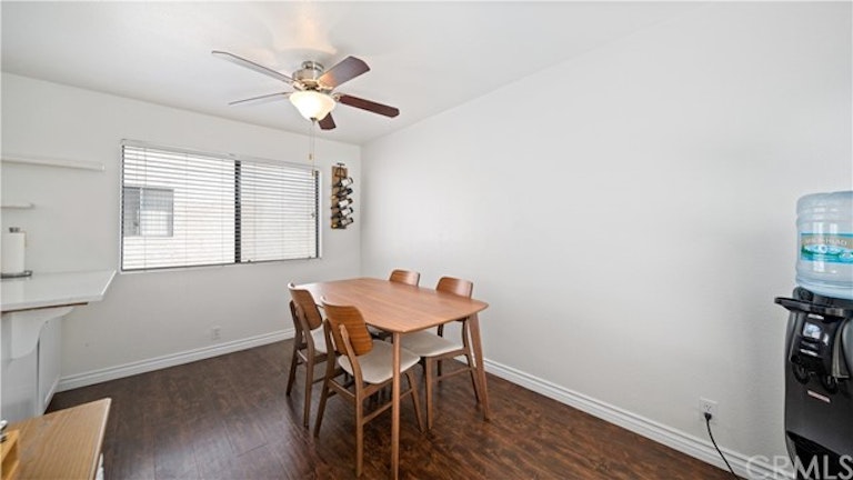 Photo 12 of 30 - 10444 Canoga Ave #34, Chatsworth, CA 91311