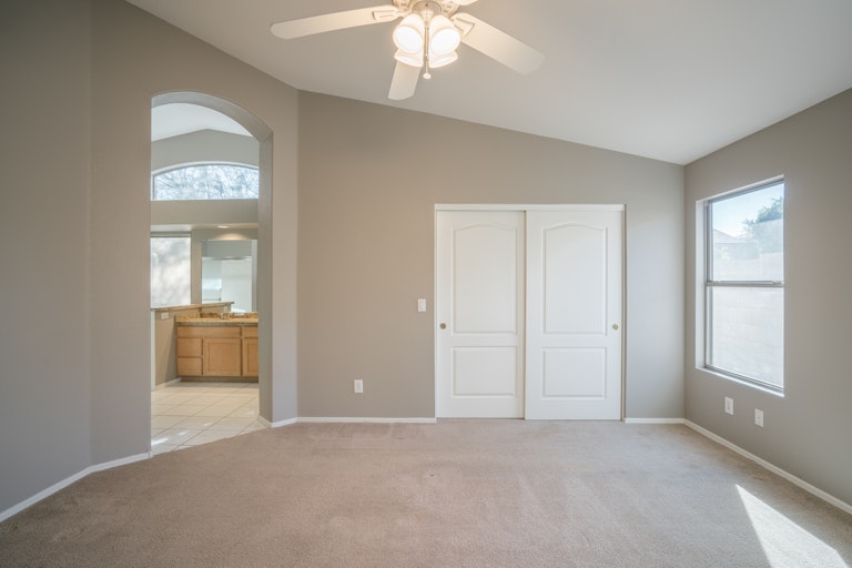 Photo 13 of 34 - 6463 W Adobe Dr, Glendale, AZ 85308