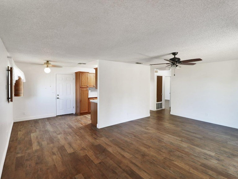 Photo 10 of 20 - 1832 18th St, Olivehurst, CA 95961