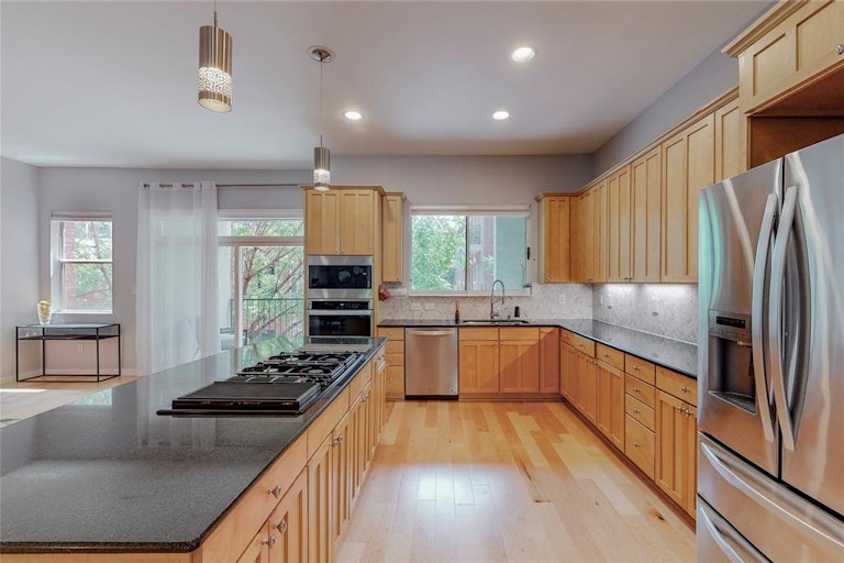 Photo 4 of 40 - 4227 Rawlins St #4, Dallas, TX 75219
