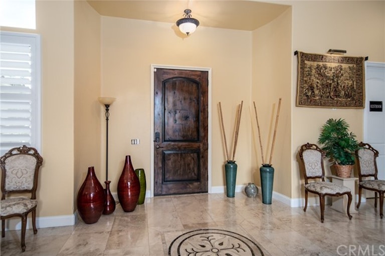 Photo 14 of 48 - 34722 Simi Dr, Yucaipa, CA 92399