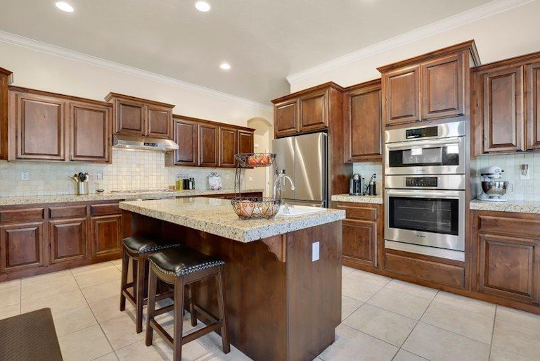 Photo 9 of 58 - 600 Barcelona Ct, Roseville, CA 95747