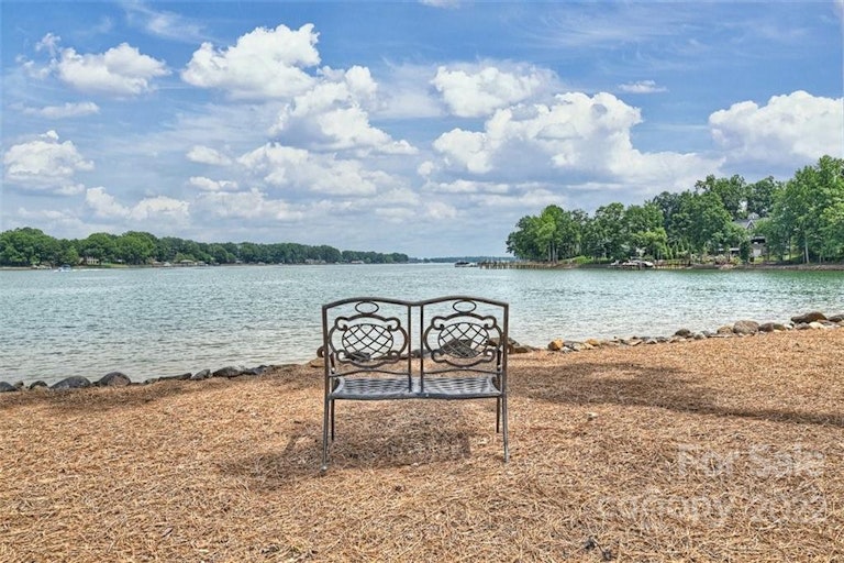 Photo 47 of 48 - 211 Quaker Rd, Mooresville, NC 28117