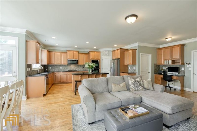 Photo 12 of 71 - 6021 Stillwater Pl, Flowery Branch, GA 30542