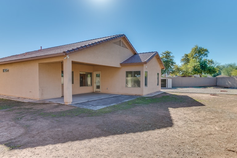 Photo 5 of 33 - 8438 W Cocopah St, Tolleson, AZ 85353