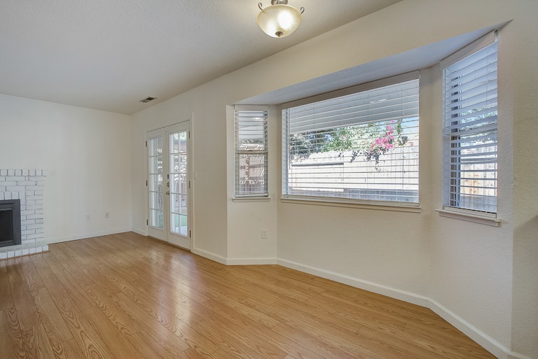 Photo 21 of 36 - 1708 Branchwood Cir, Modesto, CA 95355