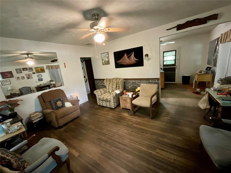 Photo 2 of 18 - 11114 58th St N, Pinellas Park, FL 33782