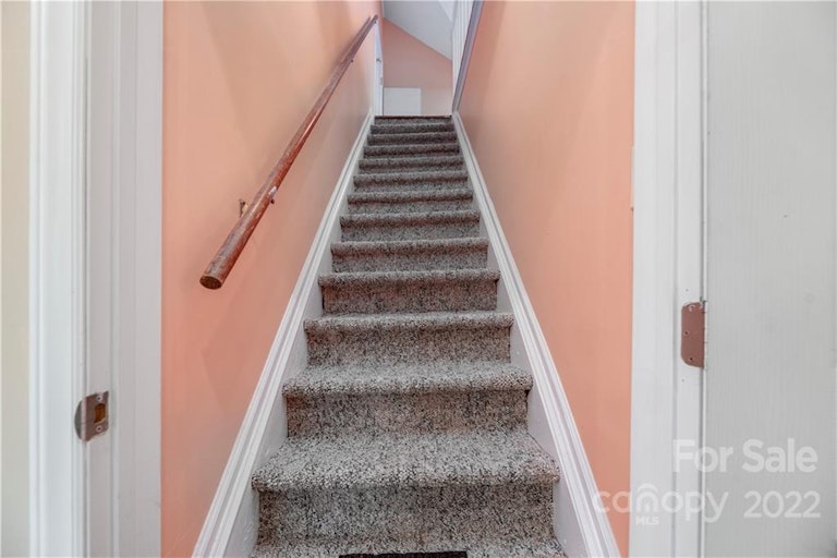Photo 19 of 32 - 3617 Tuckaseegee Rd, Charlotte, NC 28208