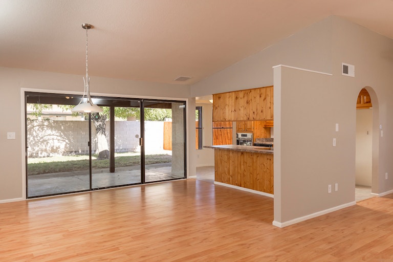 Photo 7 of 20 - 5570 W Cortez St, Glendale, AZ 85304