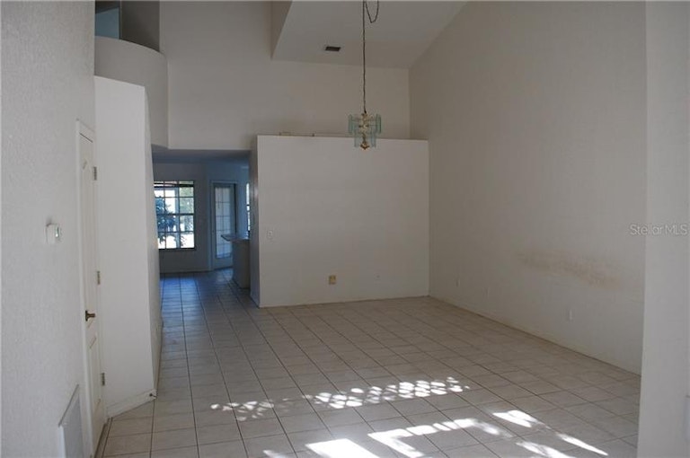 Photo 7 of 18 - 21331 Aaron Ct, Lutz, FL 33549