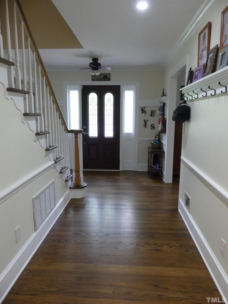 Photo 4 of 45 - 6901 Woodmere Dr, Raleigh, NC 27612