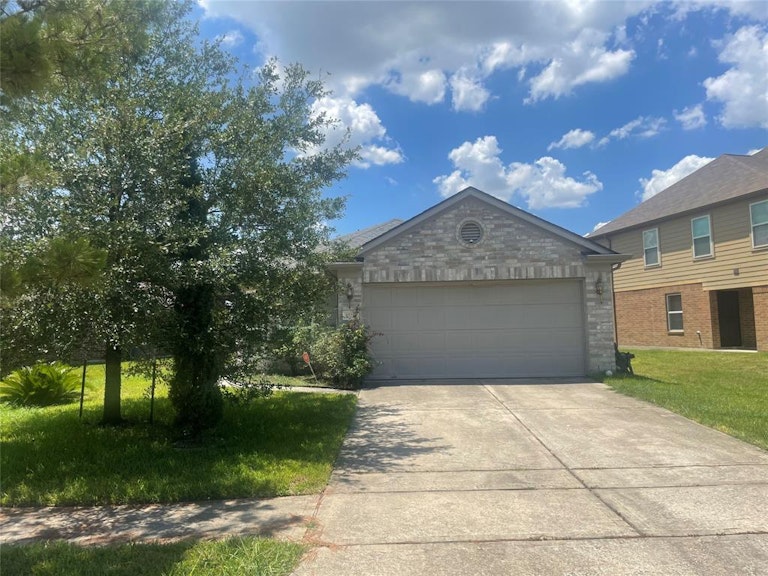 Photo 1 of 7 - 10211 Knob Mountain Trl, Houston, TX 77016