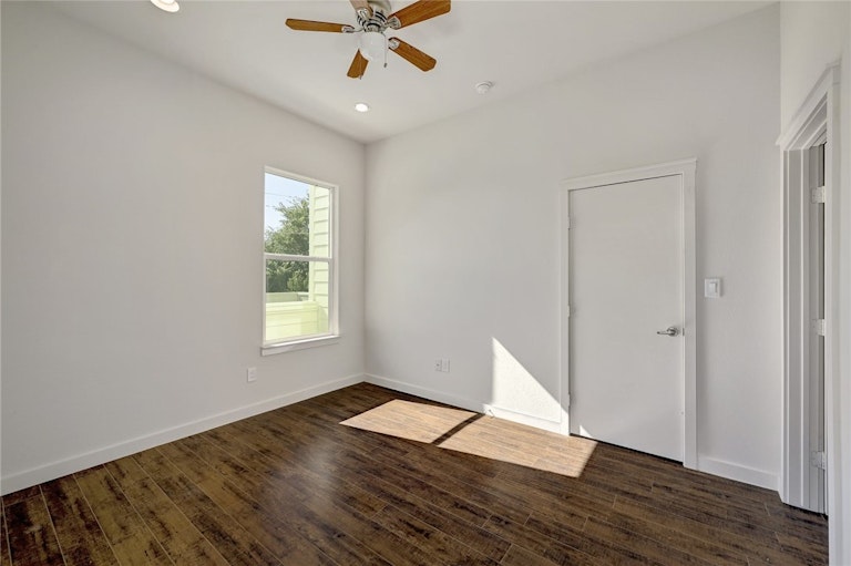 Photo 12 of 23 - 2204 Quanah Parker Trl, Austin, TX 78734