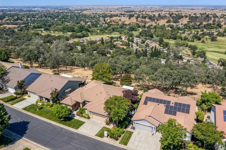 Photo 28 of 47 - 3970 Coldwater Dr, Rocklin, CA 95765