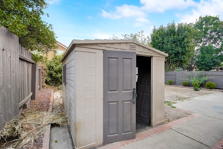 Photo 35 of 35 - 4052 Tawny Meadow Way, Antelope, CA 95843