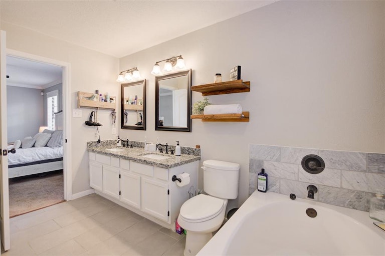 Photo 27 of 48 - 4918 Dobbin Springs Ln, Kingwood, TX 77345