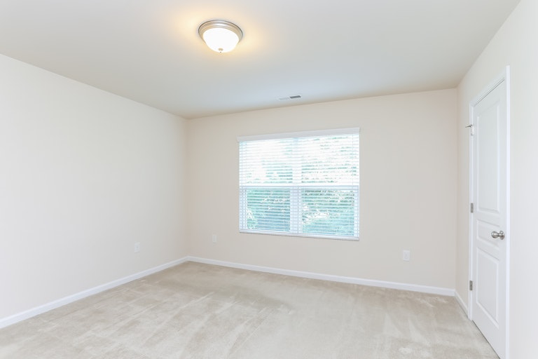 Photo 14 of 25 - 8512 Quarton Dr, Raleigh, NC 27616