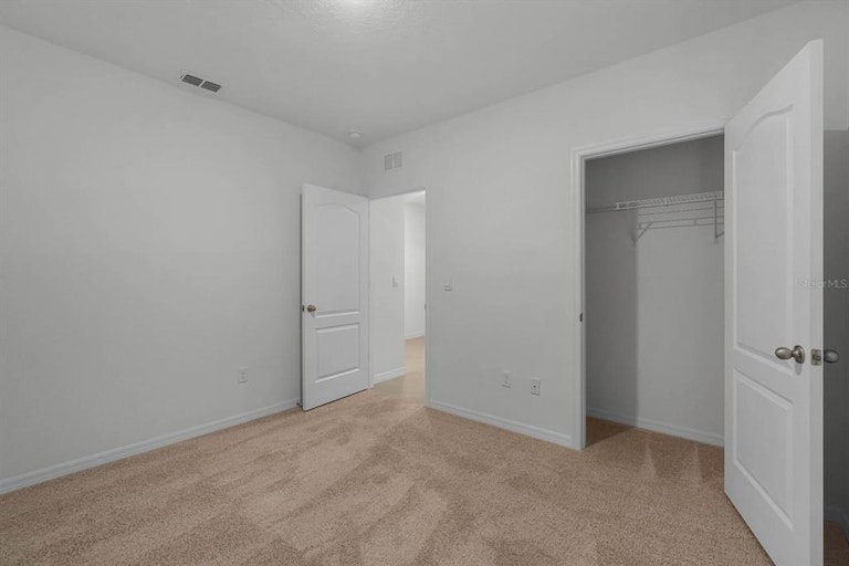 Photo 28 of 40 - 729 Squires Grove Dr, Winter Haven, FL 33880