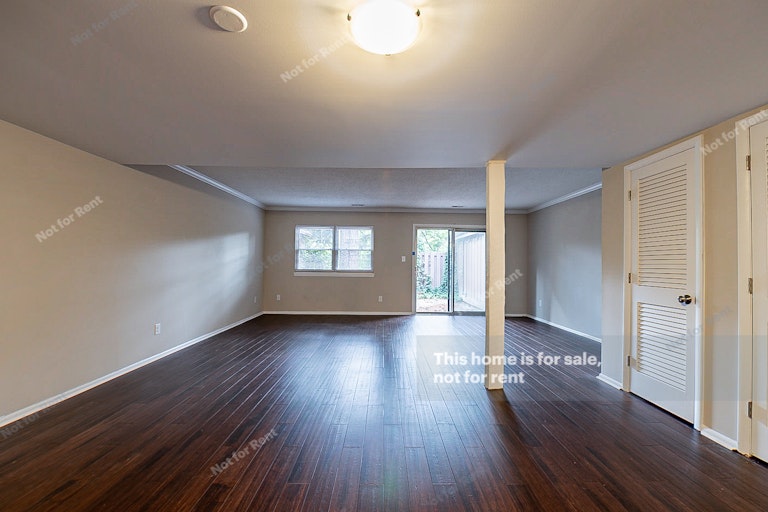Photo 5 of 16 - 5800 Nottoway Ct Unit G, Raleigh, NC 27609