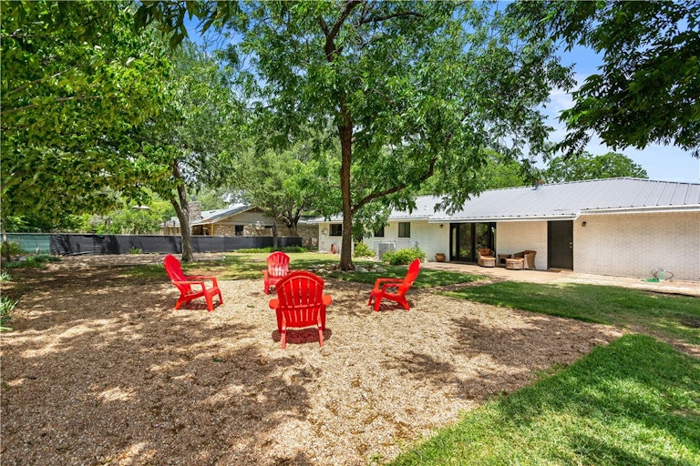 Photo 23 of 26 - 109 Shannon Ln, Georgetown, TX 78628