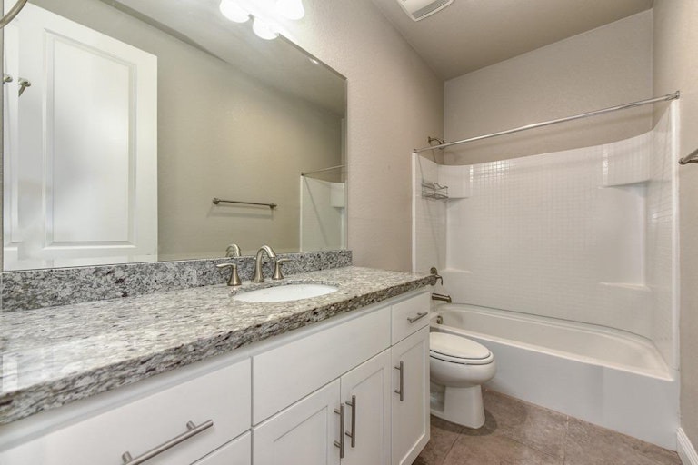 Photo 27 of 34 - 668 Addison Ln, Folsom, CA 95630