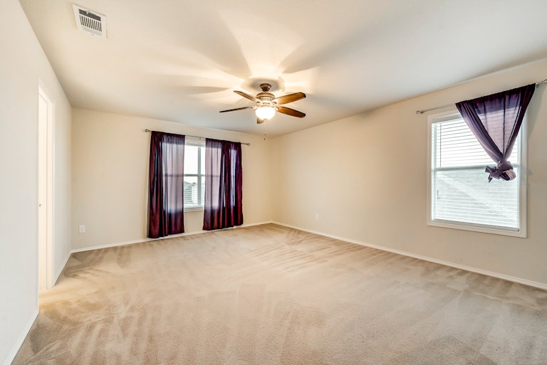 Photo 19 of 27 - 8520 Cumberland Gap Dr, Fort Worth, TX 76244