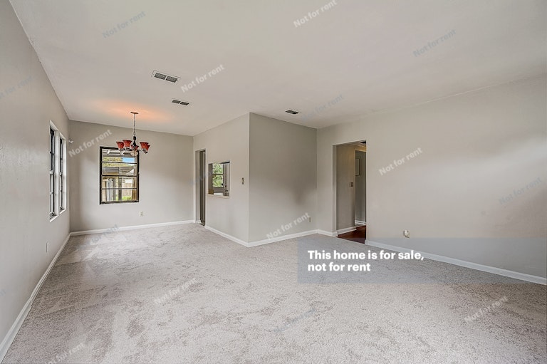 Photo 6 of 28 - 4821 Dundee Rd, Jacksonville, FL 32210