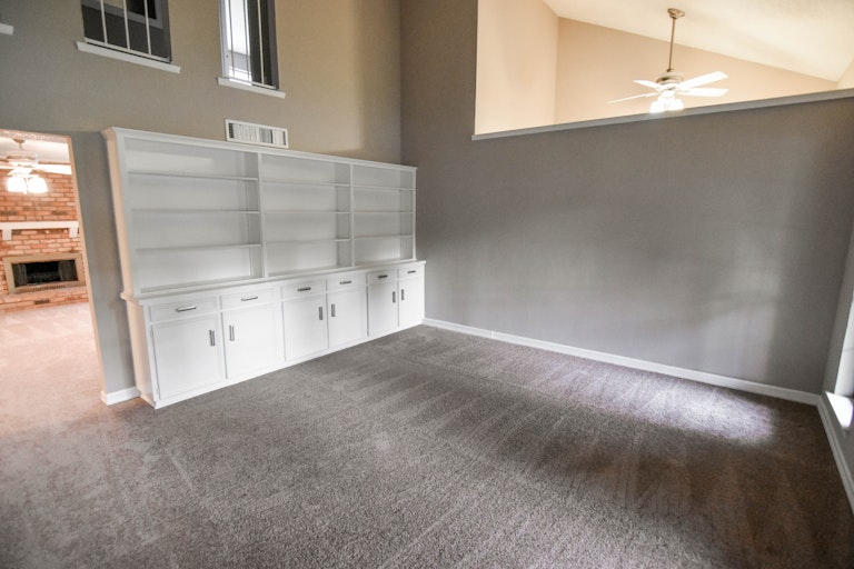 Photo 14 of 41 - 5206 Barcelona Dr, Garland, TX 75043