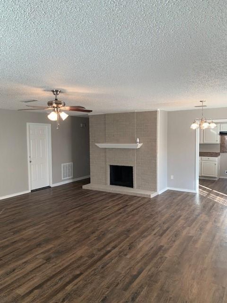 Photo 5 of 25 - 1718 Highgate Dr, Duncanville, TX 75137