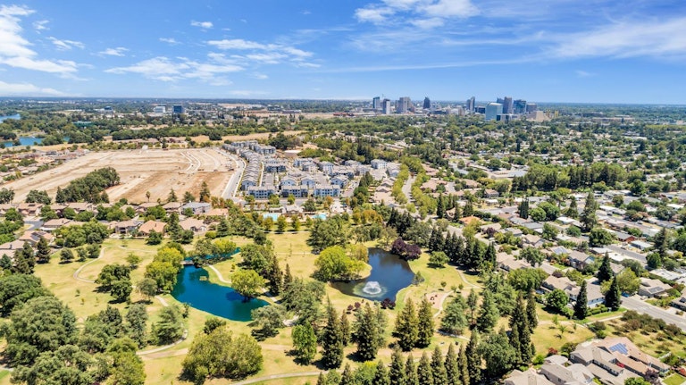 Photo 34 of 35 - 350 Westlake Dr, West Sacramento, CA 95605